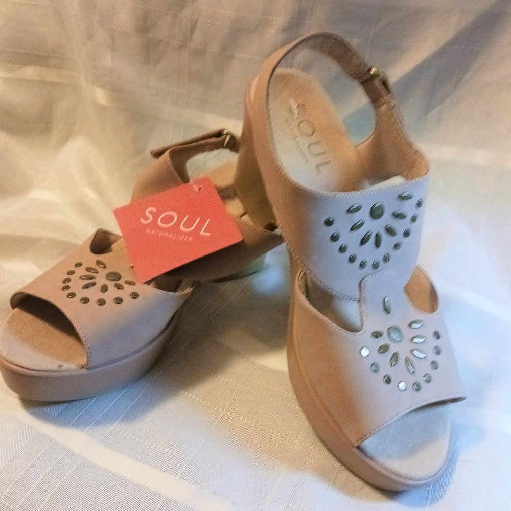 Soul Naturalizer Beige Sandals 9M